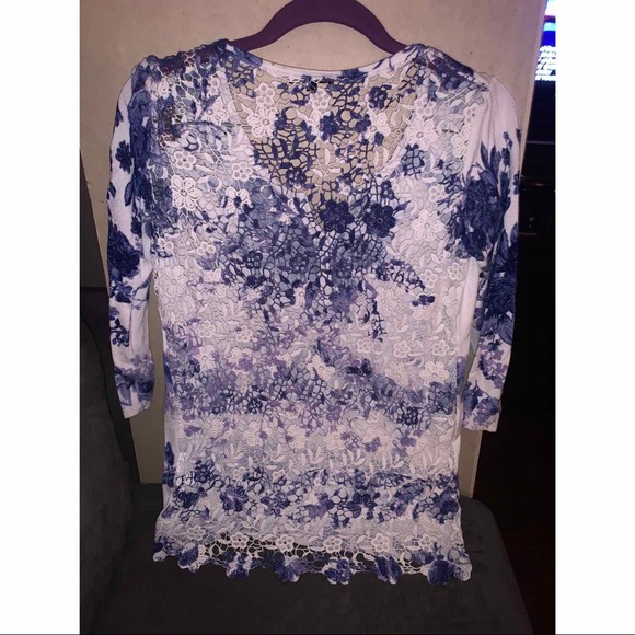 Women’s Léo Guys Floral Print Top - Picture 3 of 7